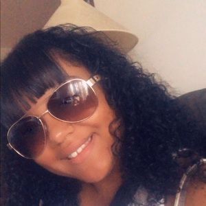 Meet your Posher, Janessa